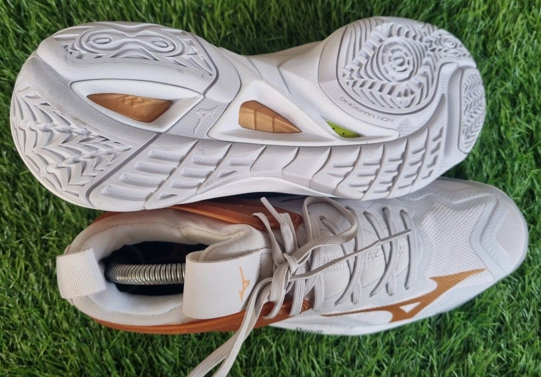 Mizuno wave mirage discount 3 step on mars