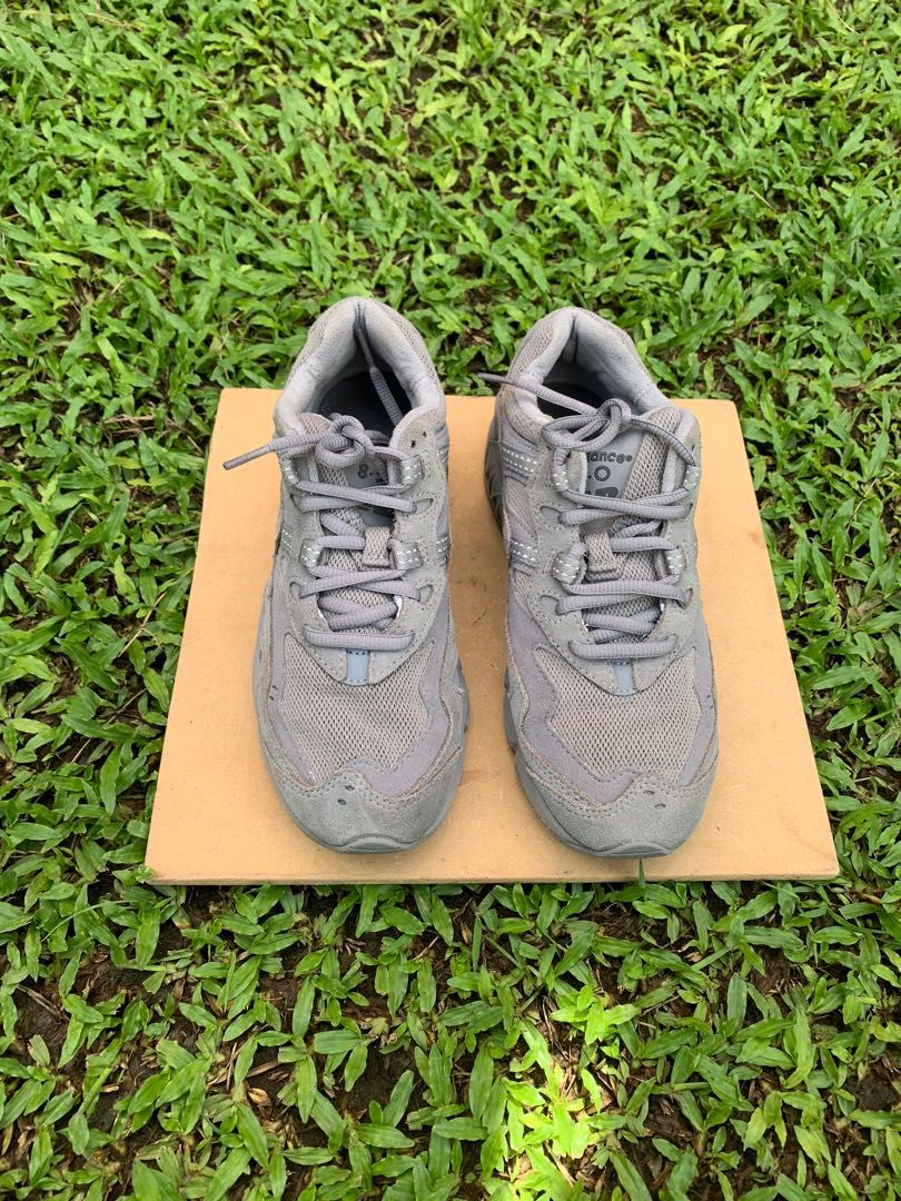 850 yeezy 2025