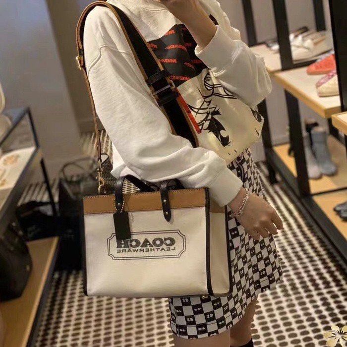 Coach canvas hotsell field tote
