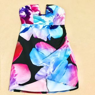 NEW WITH TAG. Gorgeous floral mini dress size 8