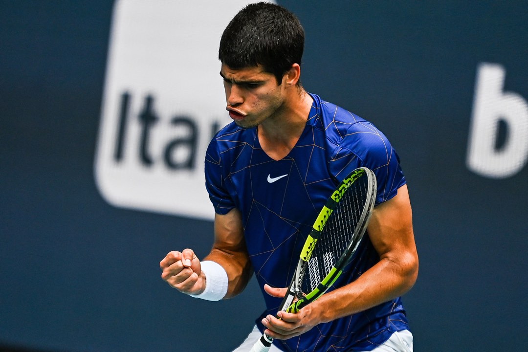 Nike court tennis top Men s Fashion Activewear on Carousell