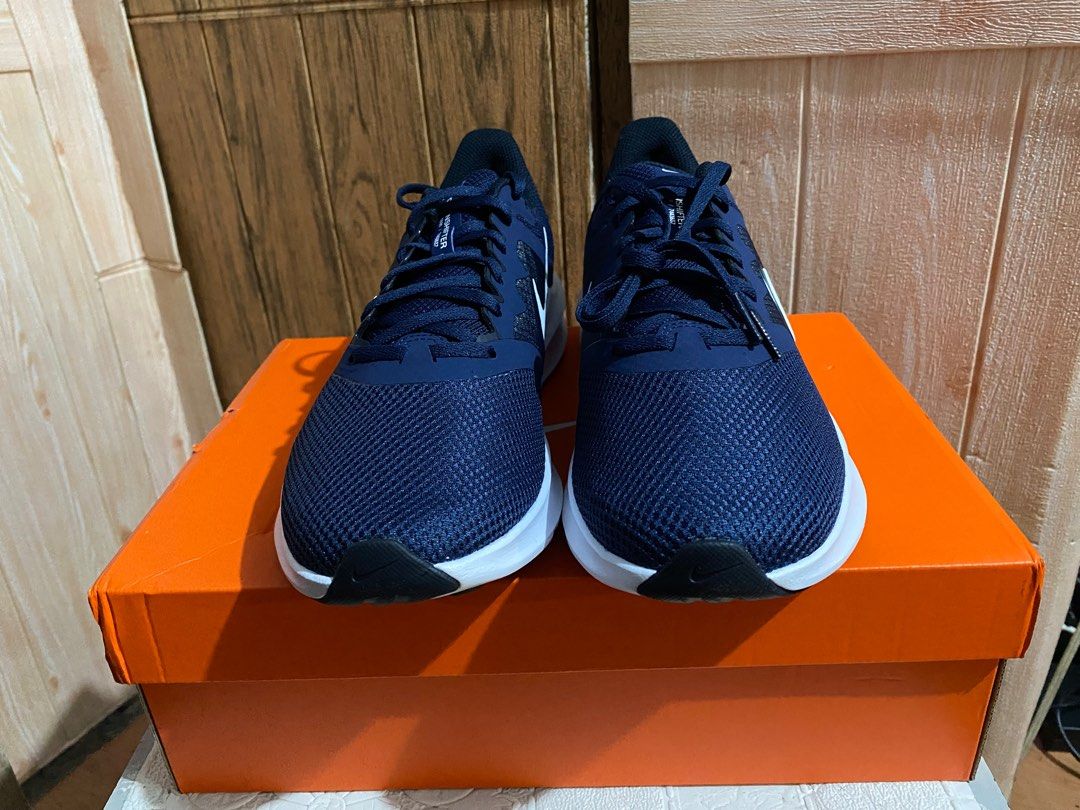 downshifter 11 running shoes