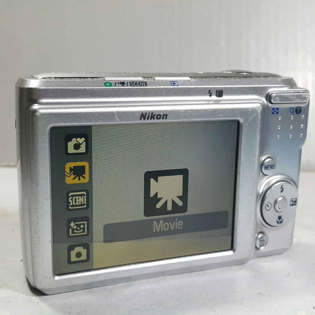 Nikon Vintage Vibe Digicam (Category: Cameras) located in Paranaque City. Submitted by vintagepopsicle (Listing ID 1196811573, Image 3). Description: Nikon L15 Digital Camera. If you are looking to make vintage vibe movies, the Nikon L15 has lots of features including options in movie setups. Cute and small, this Nikon delivers film like shots with lots of Scene Modes. Uses Common AA penlight batteries (not included). Camera Only. Gcash and Lalam