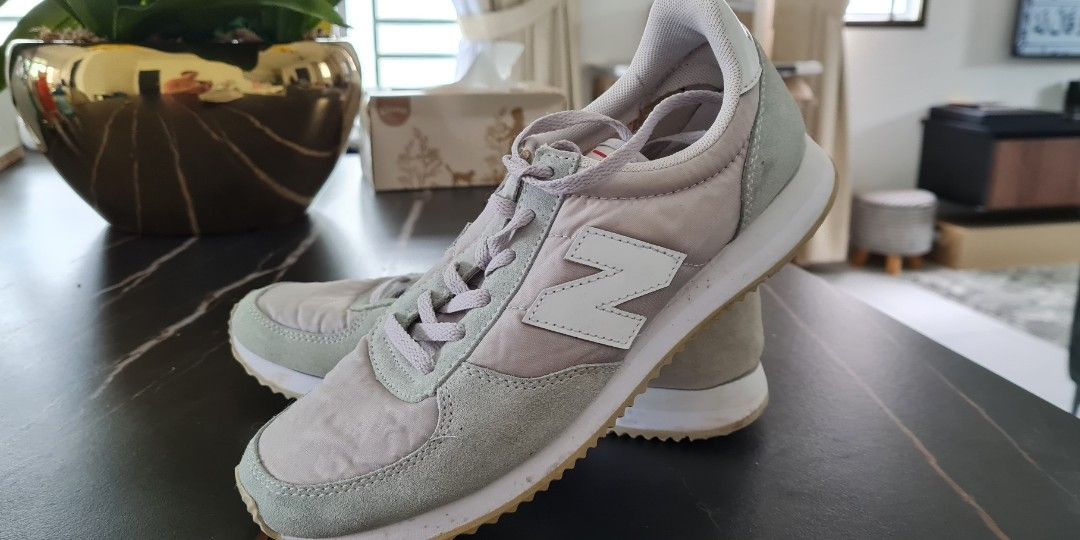Women's 220 casual sneakers on sale