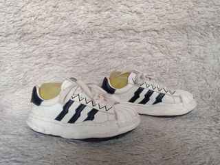 Oversized sneaker kulit asli no Adidas