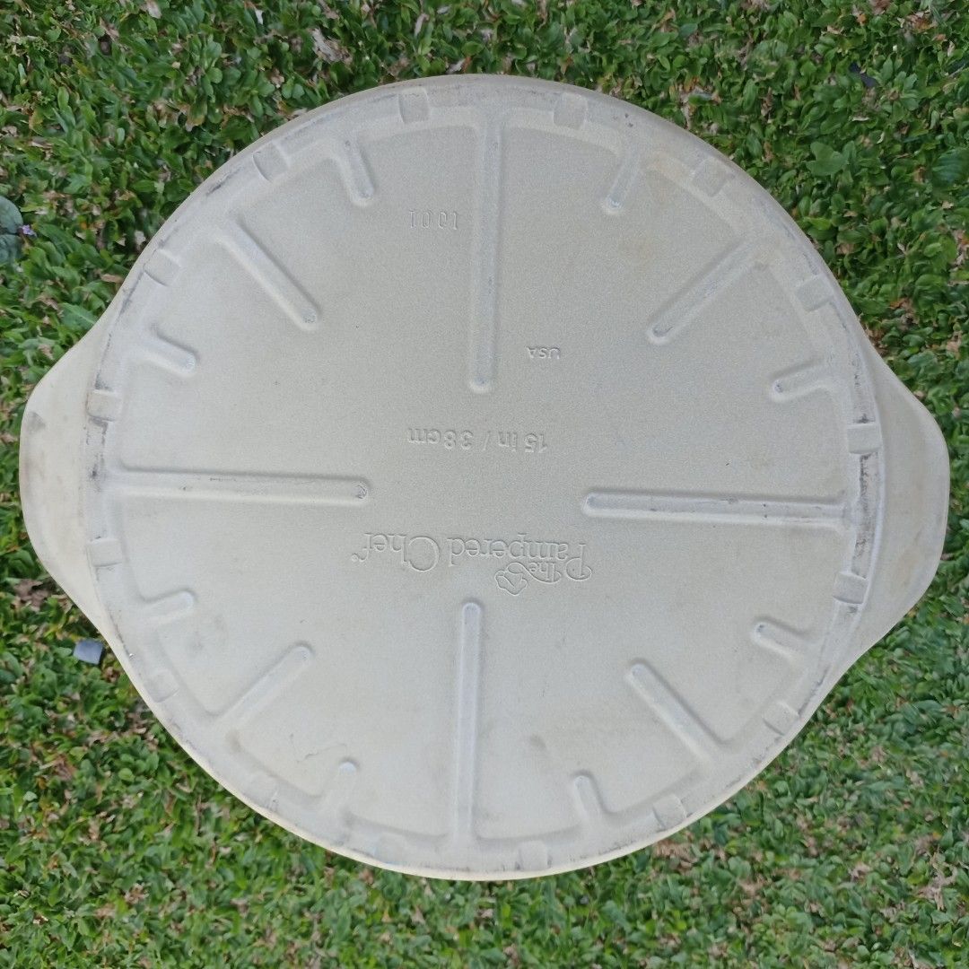 Pampered Chef Pizza Stone, Made In USA, Furniture & Home Living