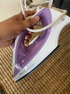 Philips steam iron feather light