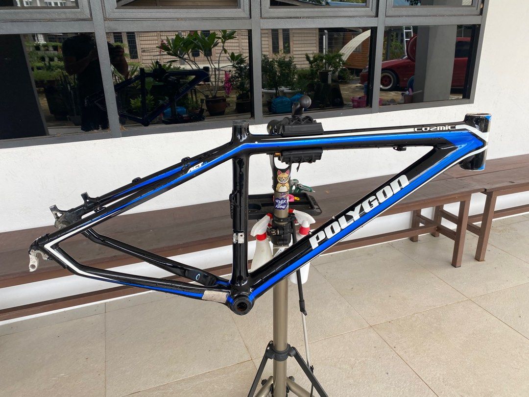 Frame polygon cozmic carbon hot sale