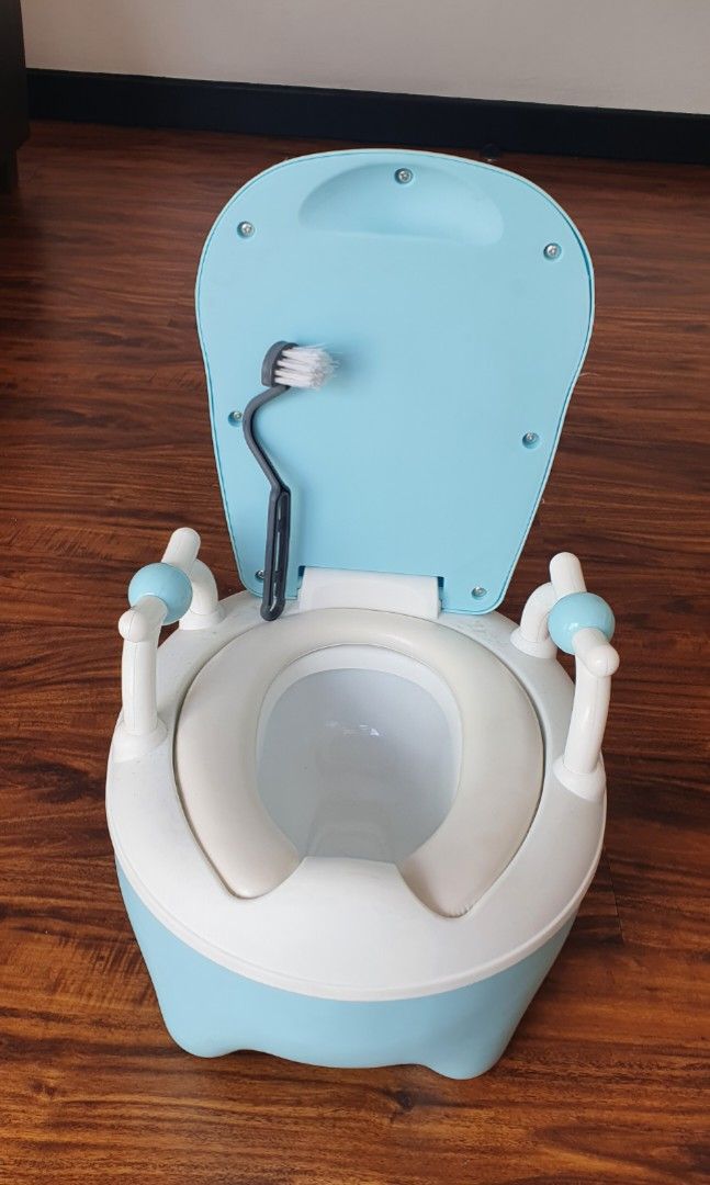Portable Kids Potty Toilet, Babies & Kids, Bathing & Changing, Toilet ...