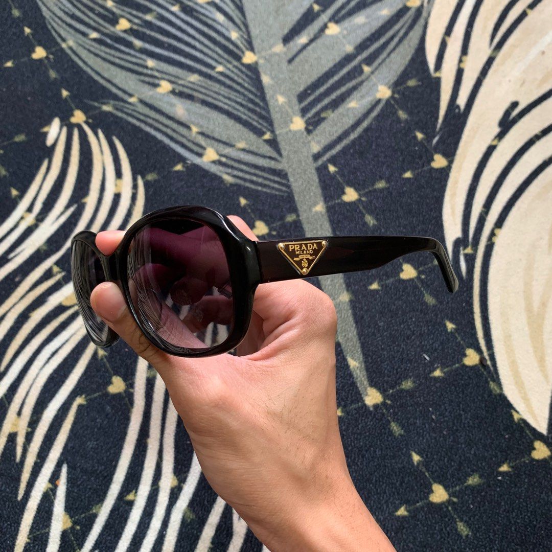 Details 159+ prada sunglasses accessories latest