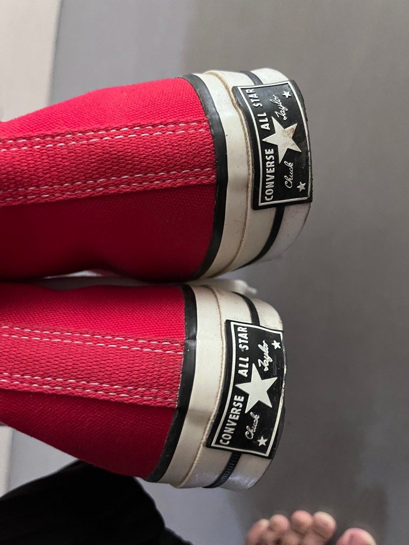 Red chuck hotsell converse