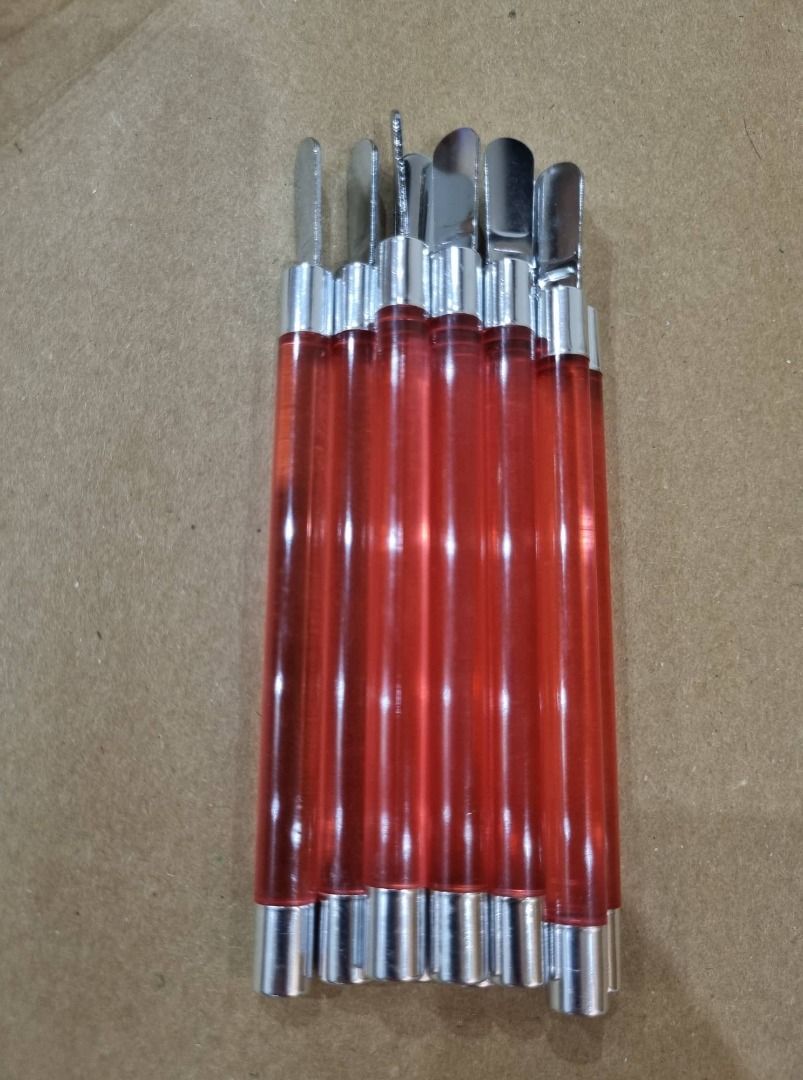 Round tip foundation spatula (Category: Makeup) located in Quezon City. Submitted by jaianaapura (Listing ID 1196685088, Image 1). Description: .