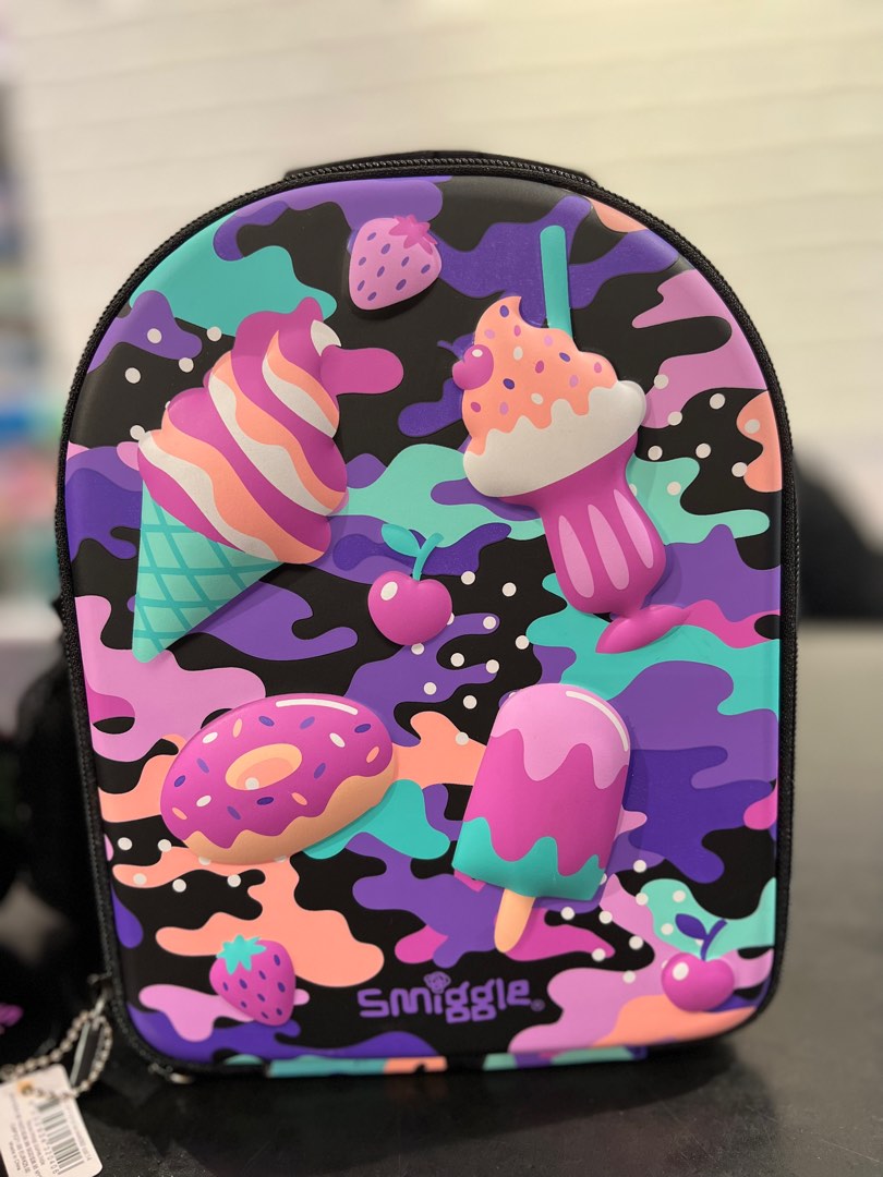 Smiggle Hardtop lunch box, Furniture & Home Living, Kitchenware