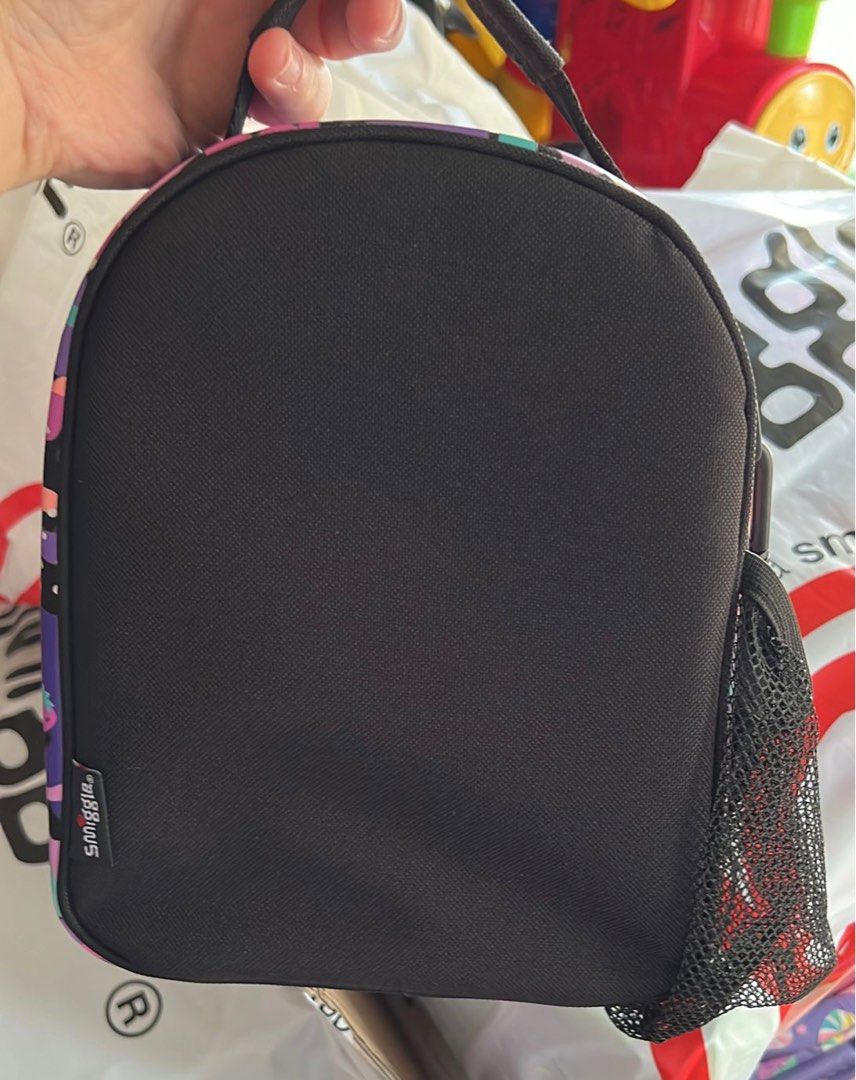 Smiggle Hardtop lunch box, Furniture & Home Living, Kitchenware