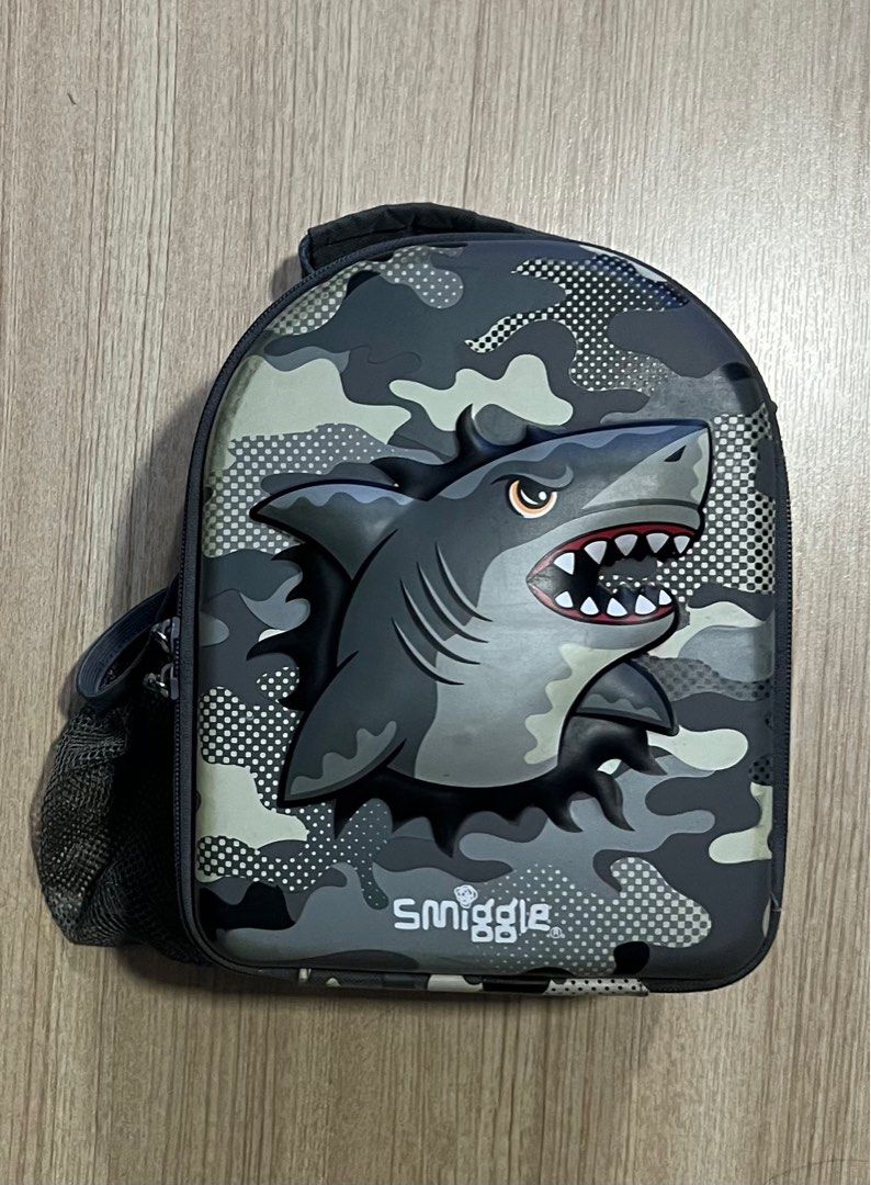 Smiggle shark lunch 2025 bag