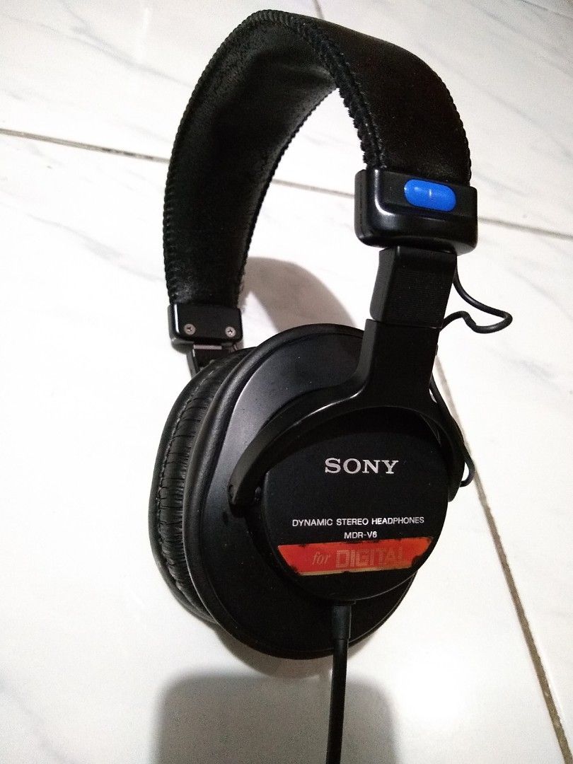 Sony MDR-V6 Headphone Authentic V6 Studio Monitoring Monitor Live Mixing  Recording Reference Mastering, Audio, Headphones & Headsets on Carousell