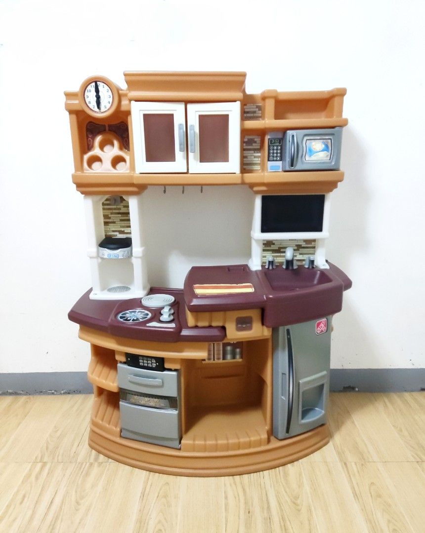 Step 2 lil chef gourmet kitchen 2025