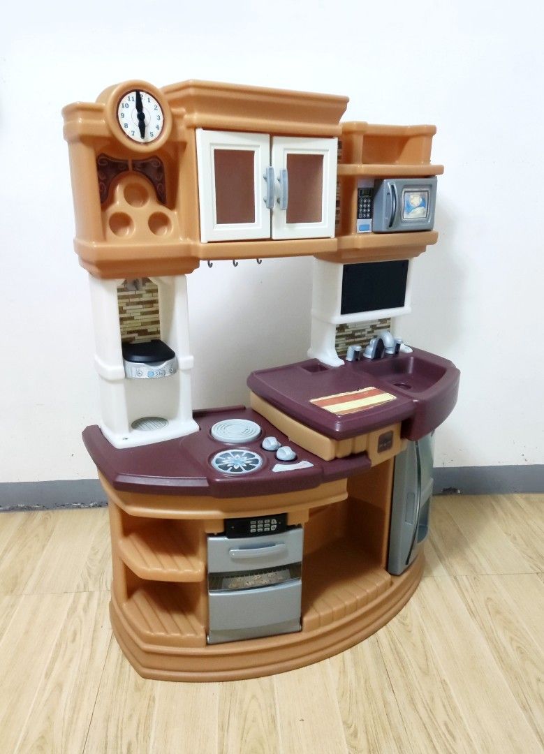 Step 2 lil chef gourmet kitchen 2025