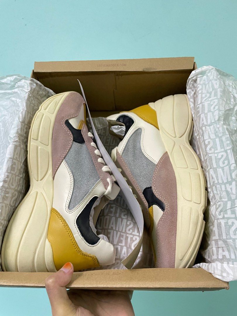 Steve madden sneakers memory on sale