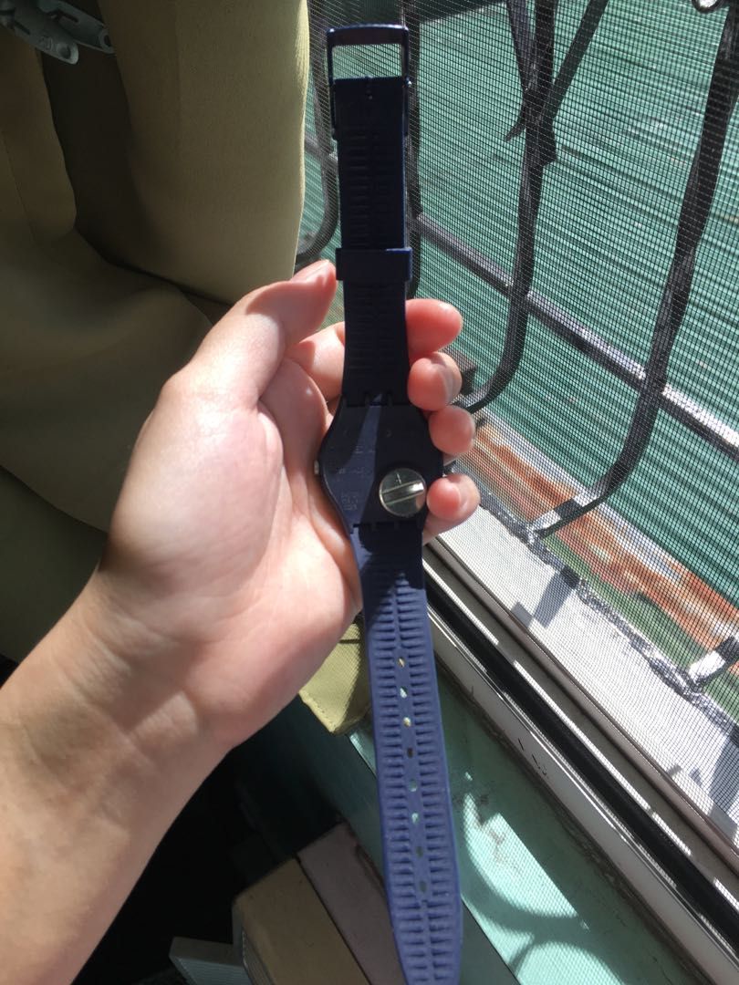 Swatch Watch (Category: Women's Watches) located in Caloocan City. Submitted by petrova_items (Listing ID 1196688686, Image 3). Description: - needs battery replacement.