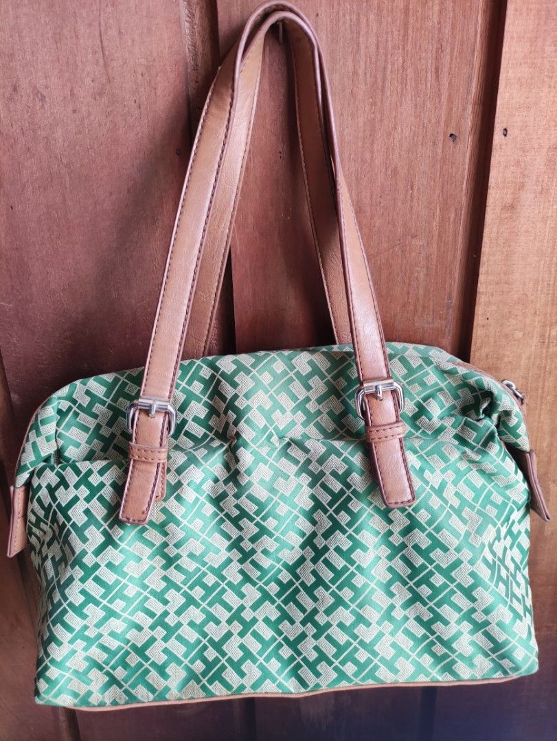 Tommy Hilfiger Bag, Luxury, Bags & Wallets on Carousell