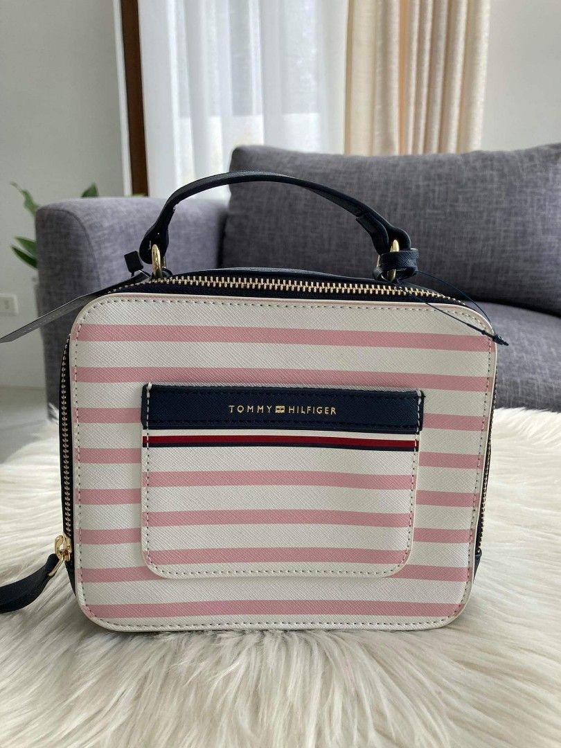 Tommy Hilfiger Crossbody Bag (Category: Cross-body Bags) located in Mabalacat. Submitted by maiyasluxurybagshoppe (Listing ID 1196789745, Image 2). Description: .