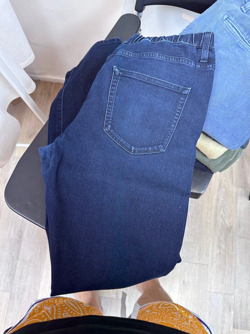 Uniqlo Denim Joggers, Men's Fashion, Bottoms, Joggers on Carousell