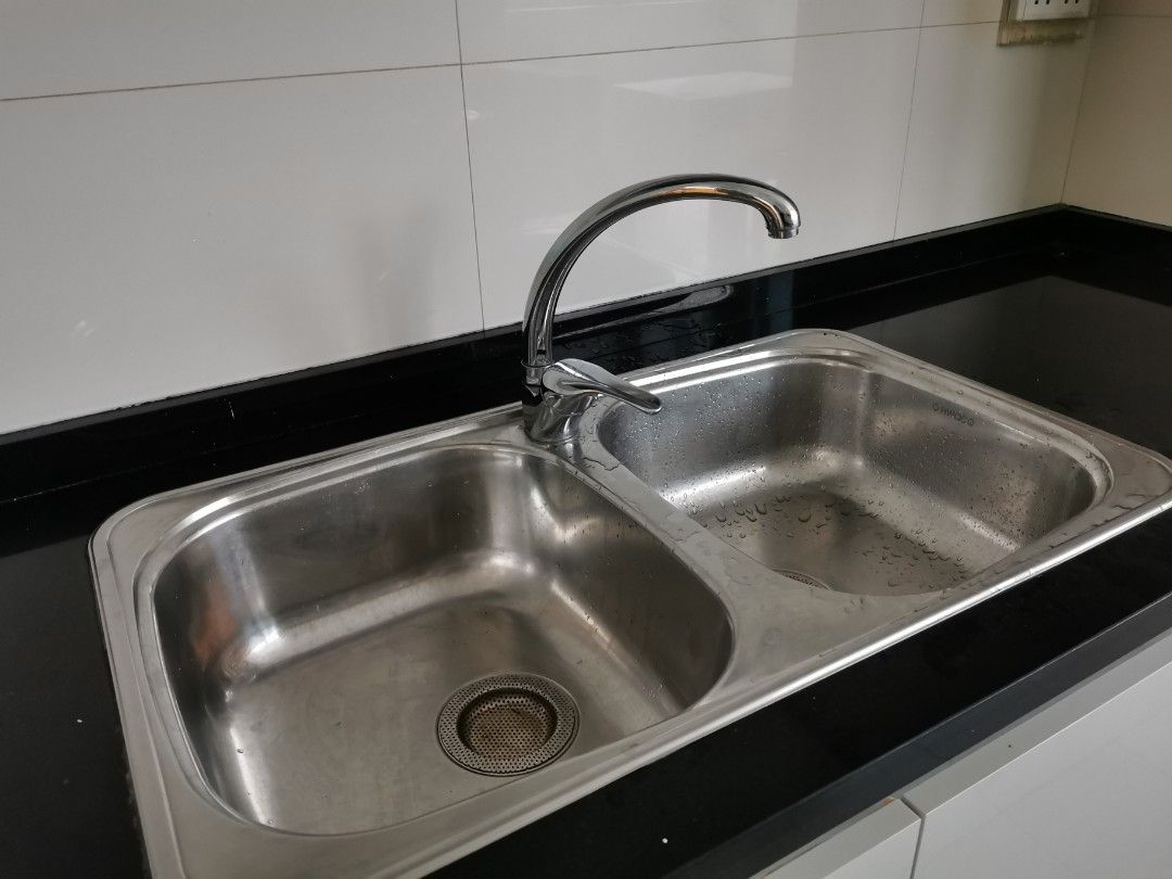 Used kitchen sink, Furniture & Home Living, Bathroom & Kitchen Fixtures