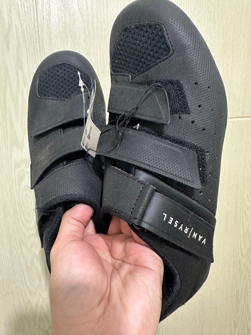 Van Rysel Road Cycling Shoes (Category: Bicycles) located in Makati City. Submitted by outdoorsyph (Listing ID 1196695486, Image 2). Description: - Authentic - Bought from Decathlon - RFS: Decluttering - Unused - Size 8.
