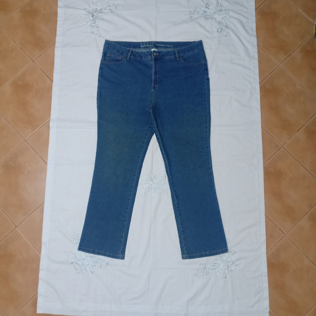 Women Basic Editions Stretch Classic Straight Jeans. Size 40