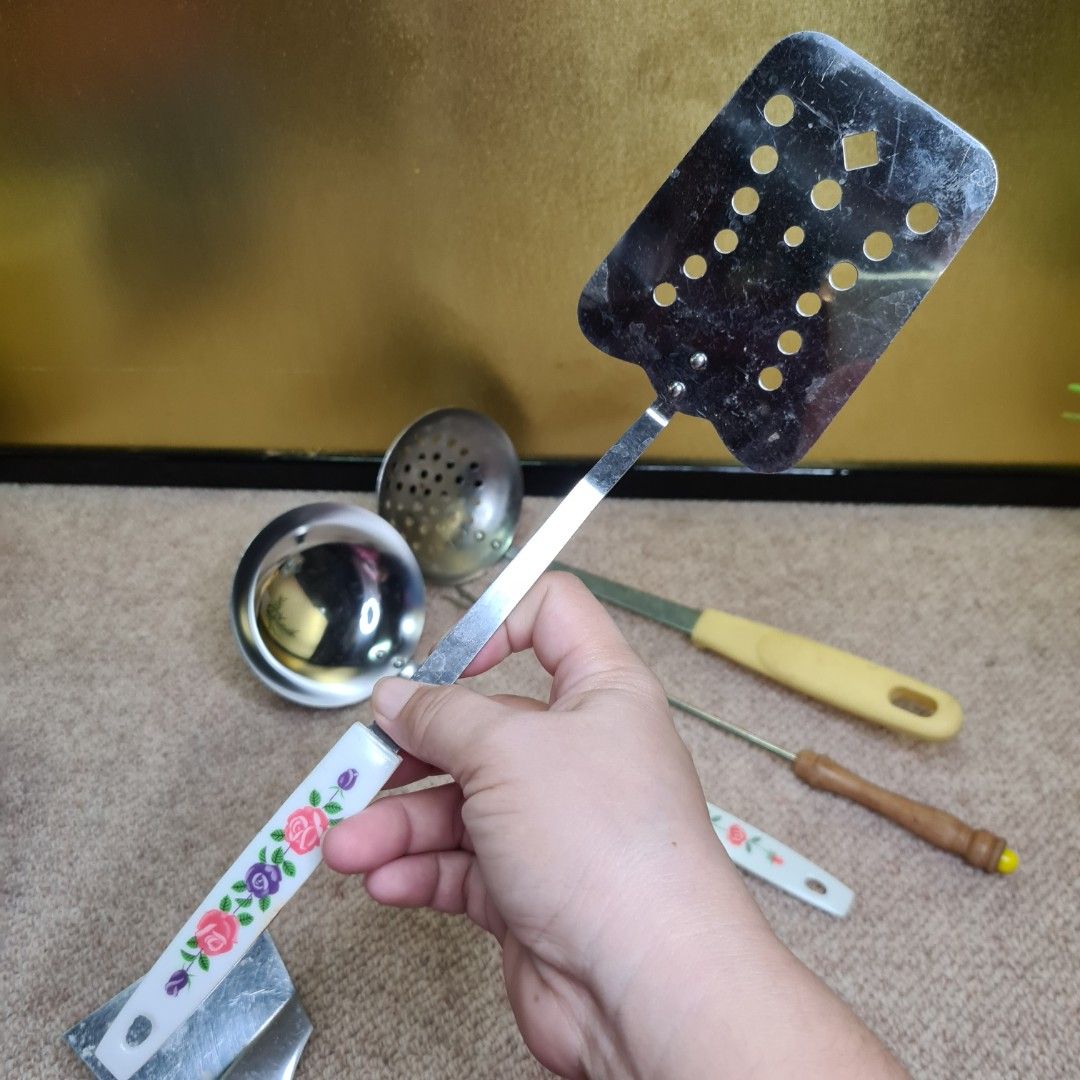 5 PCS. ASSTD. KITCHEN TOOLS/ COOKING LADLES (AS-IS) (Category: Cookware & Accessories) located in Bulacan. Submitted by sakurajade (Listing ID 1196870870, Image 3). Description: 5 PCS. ASSTD. KITCHEN TOOLS/ COOKING LADLES (AS-IS) 👉 Price: P220 ONLY ✅️ Good condition, new arrival, reusable ✅️ Material: Stainless Steel ✅️ Issue: Minor scratches, slightly used.