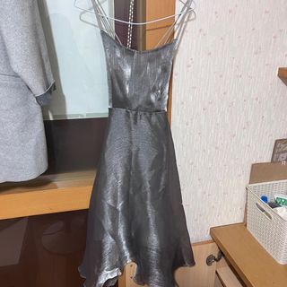 大露背洋裝