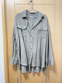 軍綠色長袖恤衫