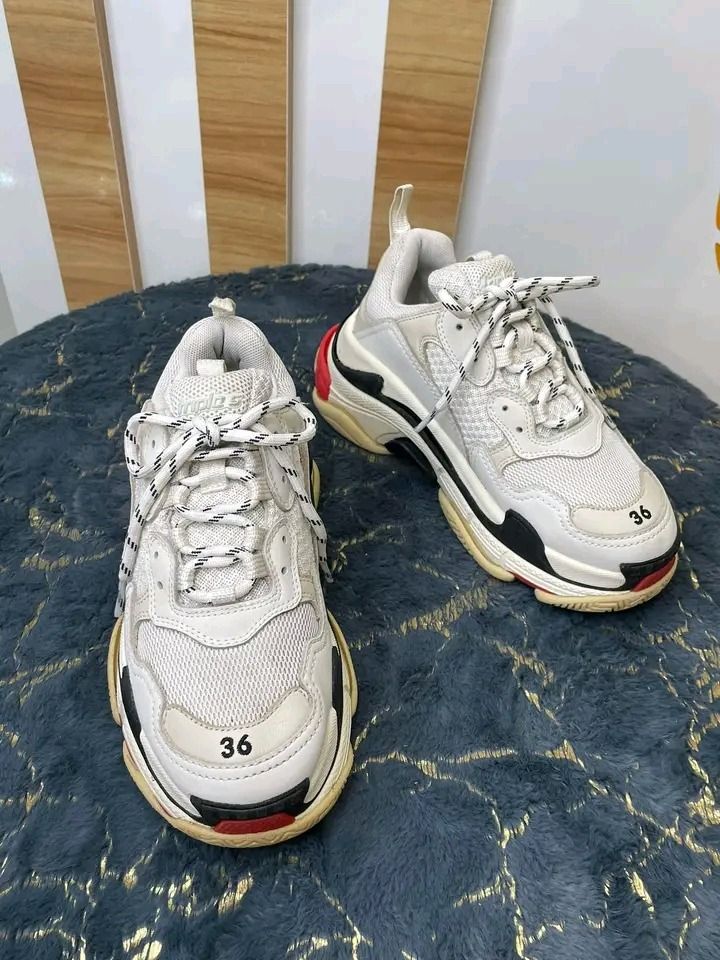 Balenciaga triple s cm clearance