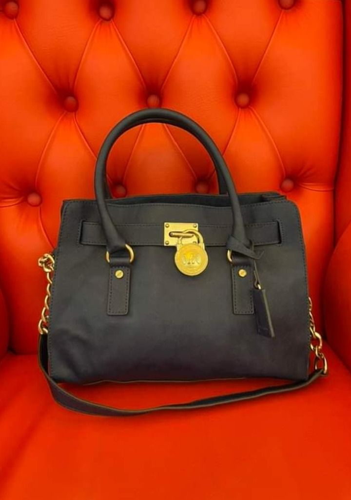 💜♥️ MICHAEL KORS HAMILTON NAVY BLUE BAG, Luxury, Bags & Wallets on  Carousell