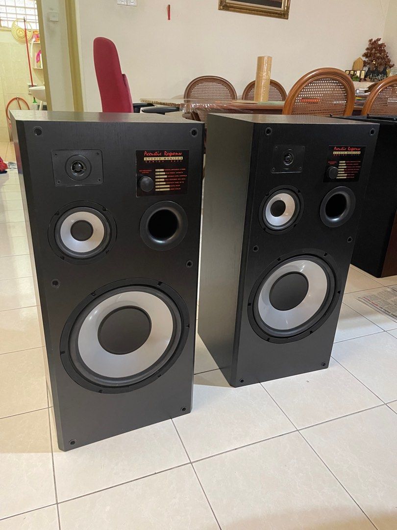 Acoustic monitor speakers outlet
