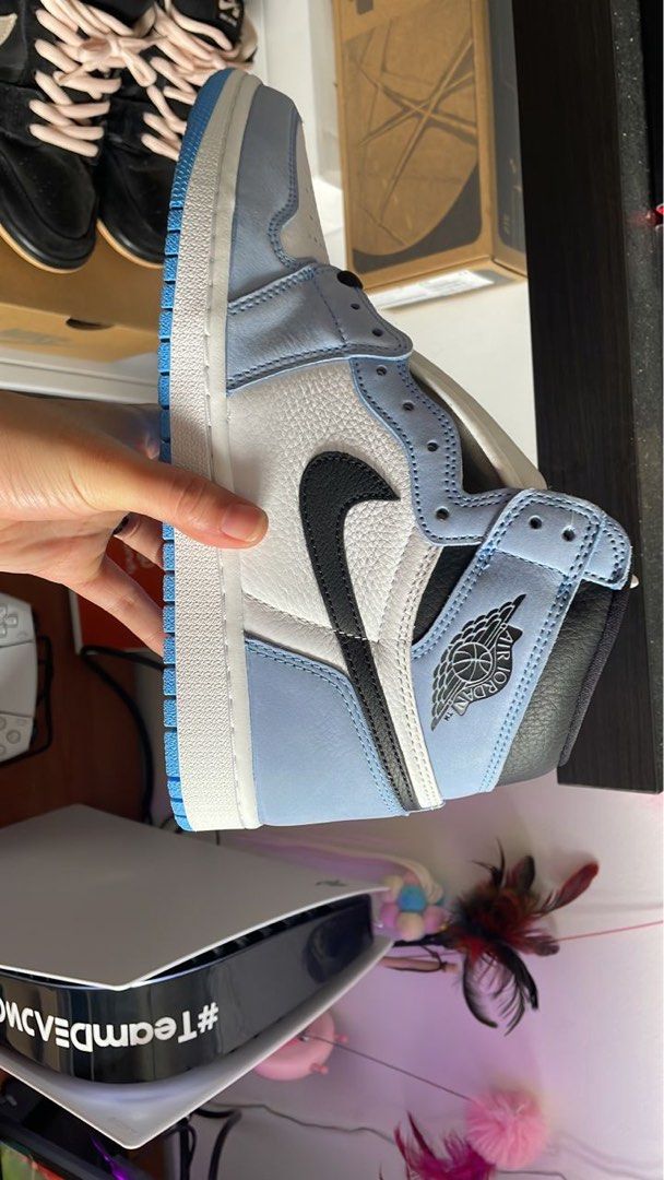 Jordan retro 1 blanco con 2025 azul