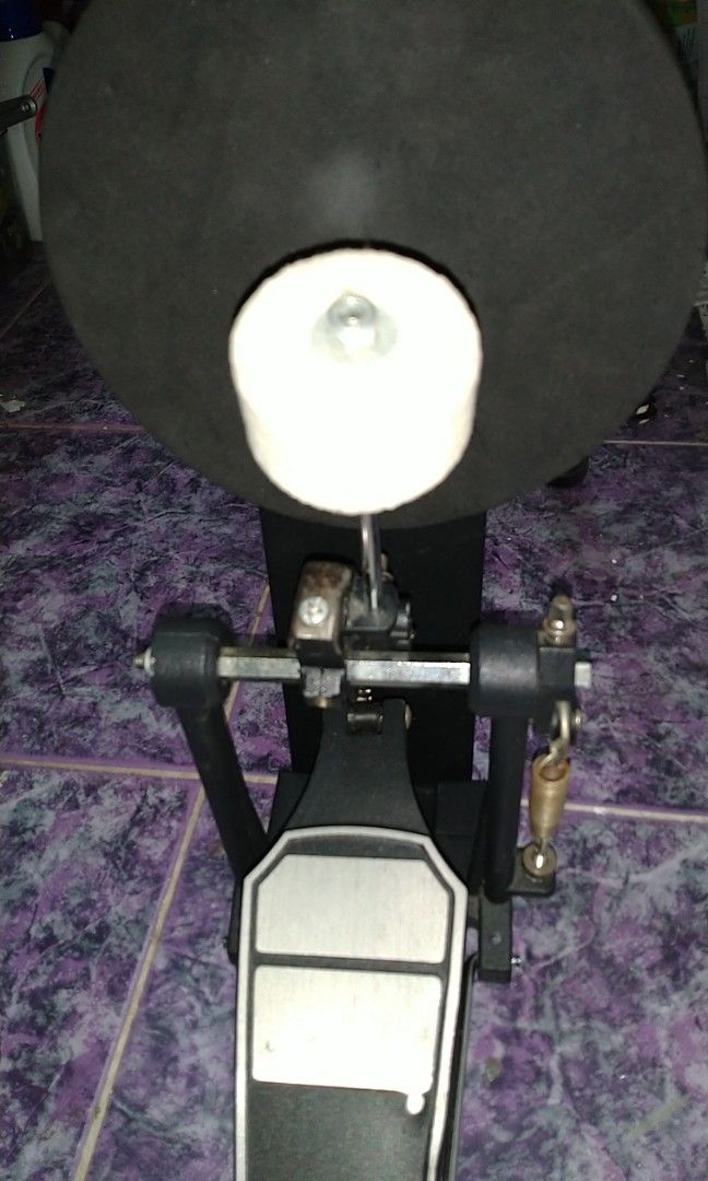 (敲擊樂)Bass Drum practice pad with pedal, 興趣及遊戲, 音樂樂器 & 配件, 樂器配件 Carousell