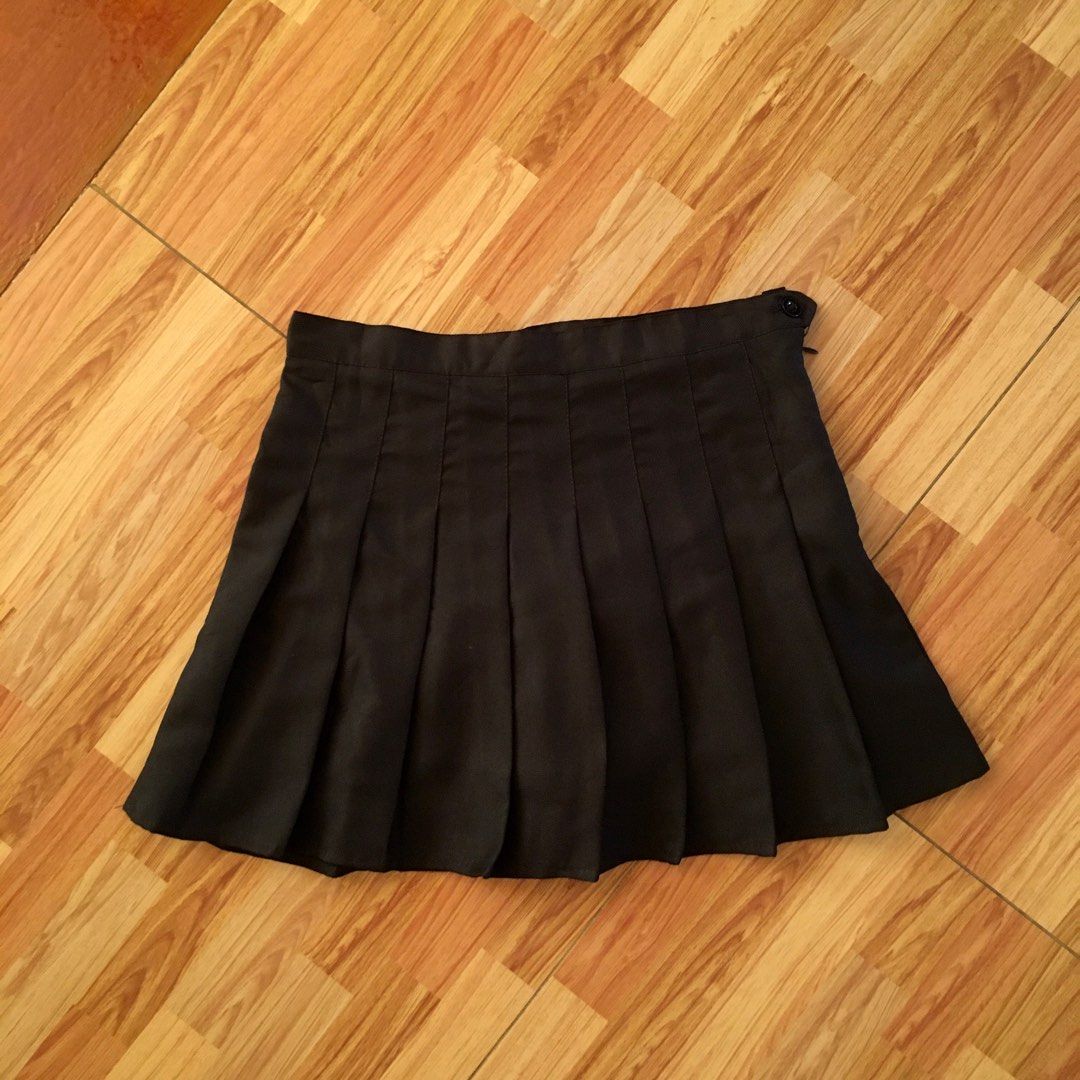 black tennis skirt (Category: Skirts) located in Quezon City. Submitted by thrifters21 (Listing ID 1196913236, Image 1). Description: super cutie ww never go wrong love the fit 28-29.