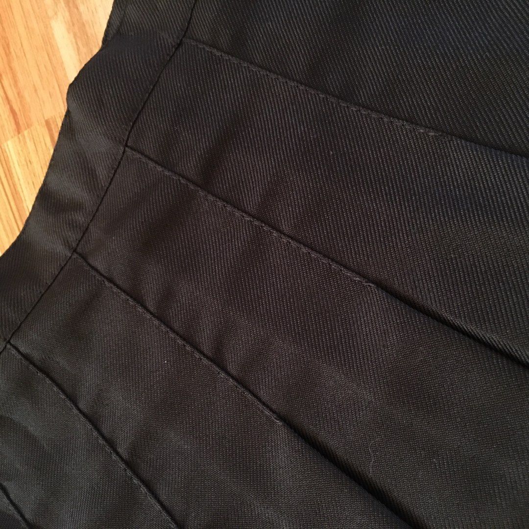 black tennis skirt (Category: Skirts) located in Quezon City. Submitted by thrifters21 (Listing ID 1196913236, Image 2). Description: super cutie ww never go wrong love the fit 28-29.