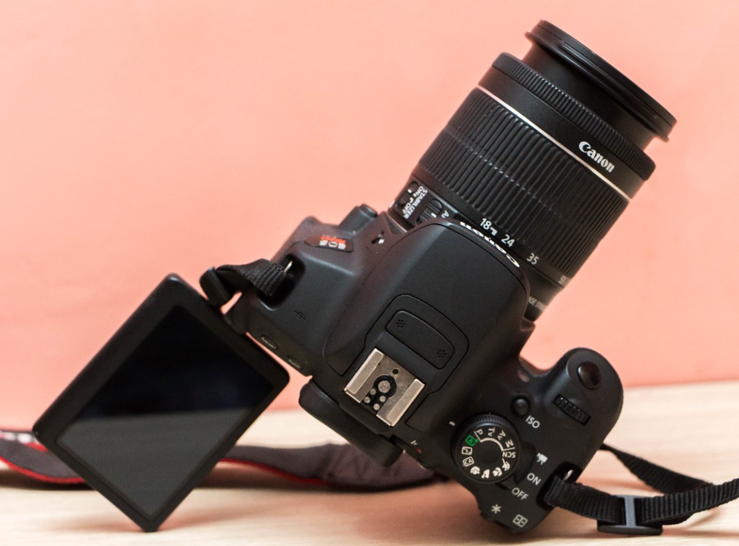 canon t5i touchscreen dslr (good as new) with kitlens, Photography