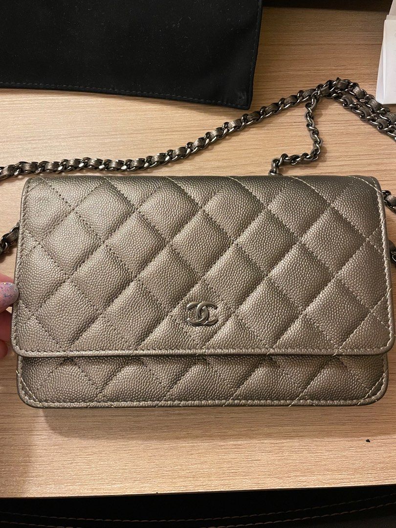 Chanel Caviar (wallet-on-chain), Women's Fashion, Bags & Wallets,  Cross-body Bags on Carousell