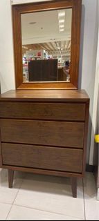 Chest of drawers with Vanity mirror
