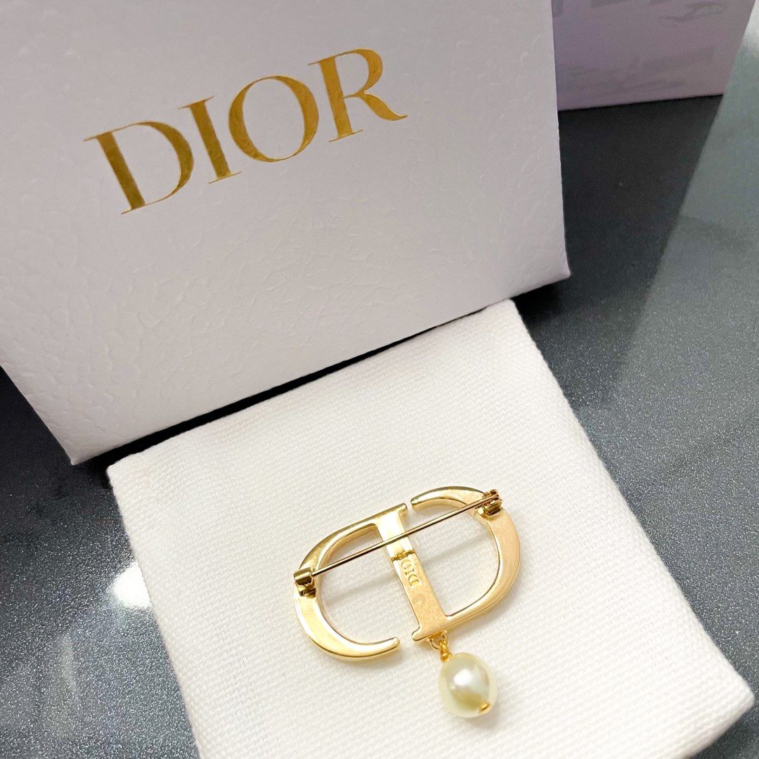 超激得人気【現行品美品】Christian Dior PETIT CD ブローチ アクセサリー