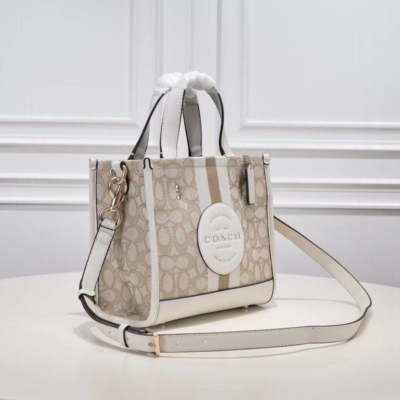 Coach Dempsey Field Tote 22 Bag in Signature Jacquard, Women's Fashion ...