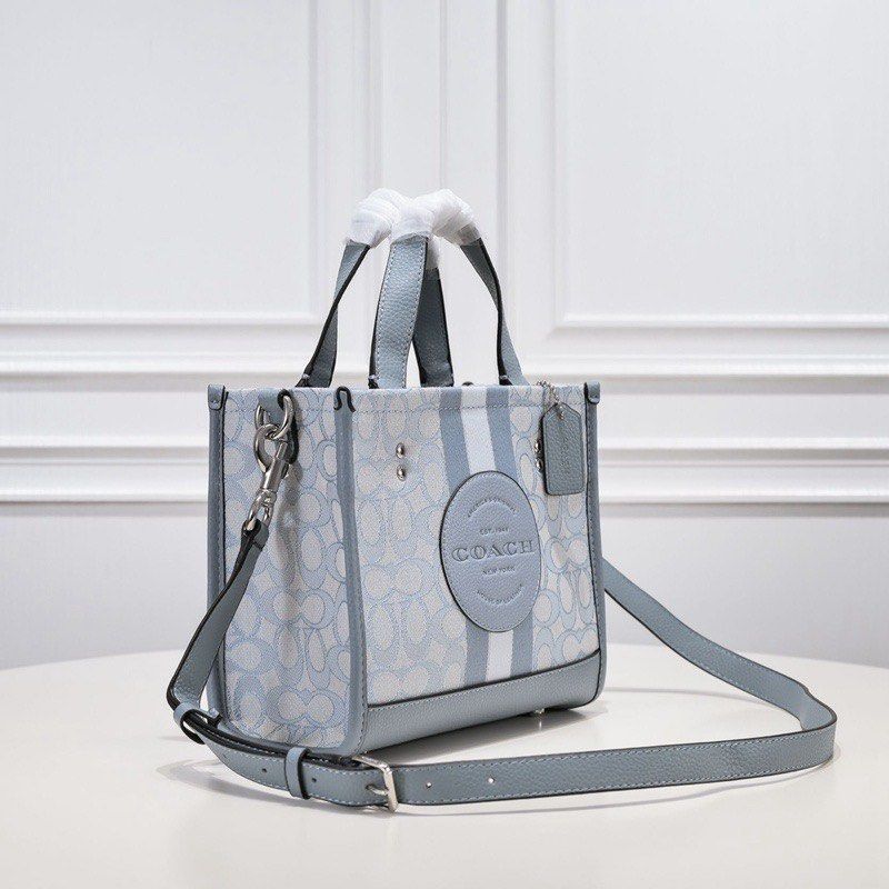 Coach Dempsey Field Tote 22 Bag in Signature Jacquard, Women's Fashion ...