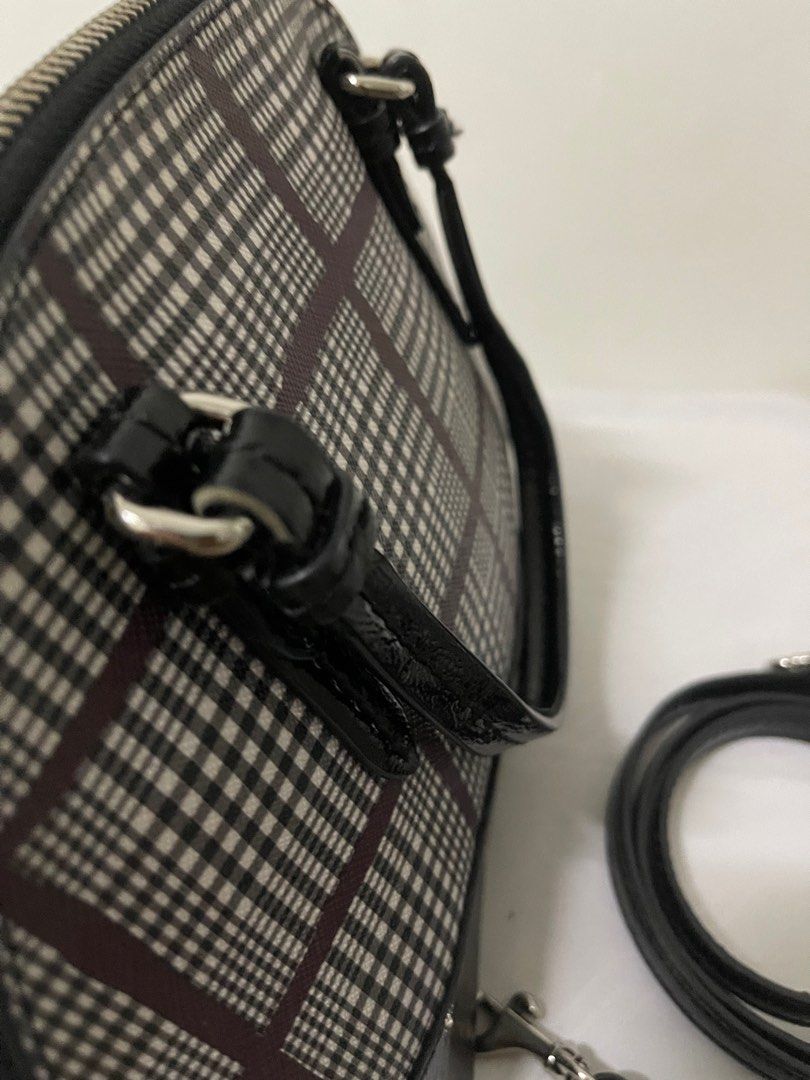 Coach Plaid Peyton Mini (Category: Luxury Bags & Wallets) located in Pasay City. Submitted by wayne2121 (Listing ID 1196854752, Image 3). Description: Coach Plaid Peyton Mini. Well used. Refer to the pic for some issue..