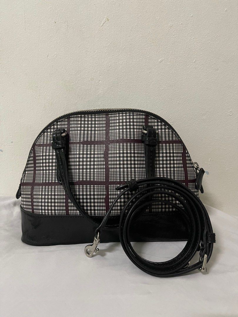 Coach Plaid Peyton Mini (Category: Luxury Bags & Wallets) located in Pasay City. Submitted by wayne2121 (Listing ID 1196854752, Image 2). Description: Coach Plaid Peyton Mini. Well used. Refer to the pic for some issue..
