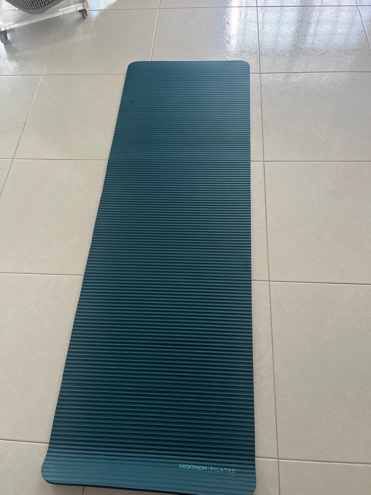 Decathlon pilates mat, Sports Equipment, Exercise & Fitness, Exercise