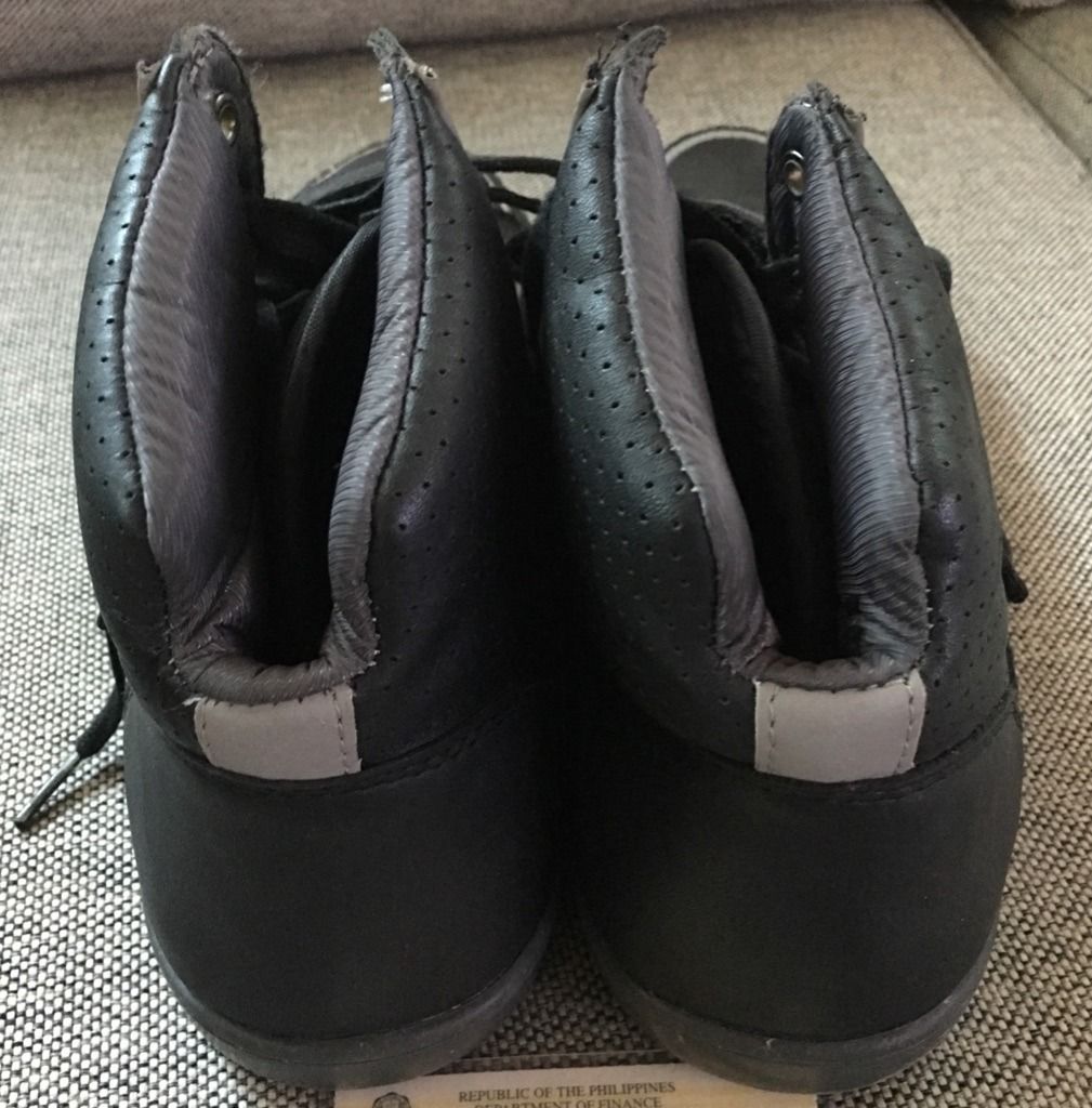 DKNY Hi-top 11us (Category: Sneakers) located in Muntinlupa City. Submitted by becklox (Listing ID 1196961230, Image 3). Description: For sale. Gently used DKNY Hi-top in size 11us. Guaranteed authentic. RFS: Decluterring ₱3500. 09178218106. Muntinlupa City..